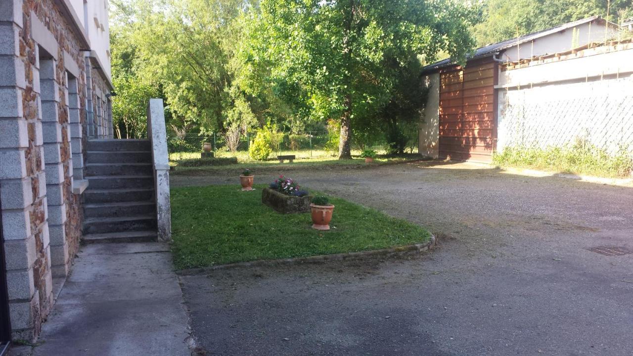 Bed and Breakfast Le Curieux De Conques Saint-Cyprien-sur-Dourdou Exterior foto